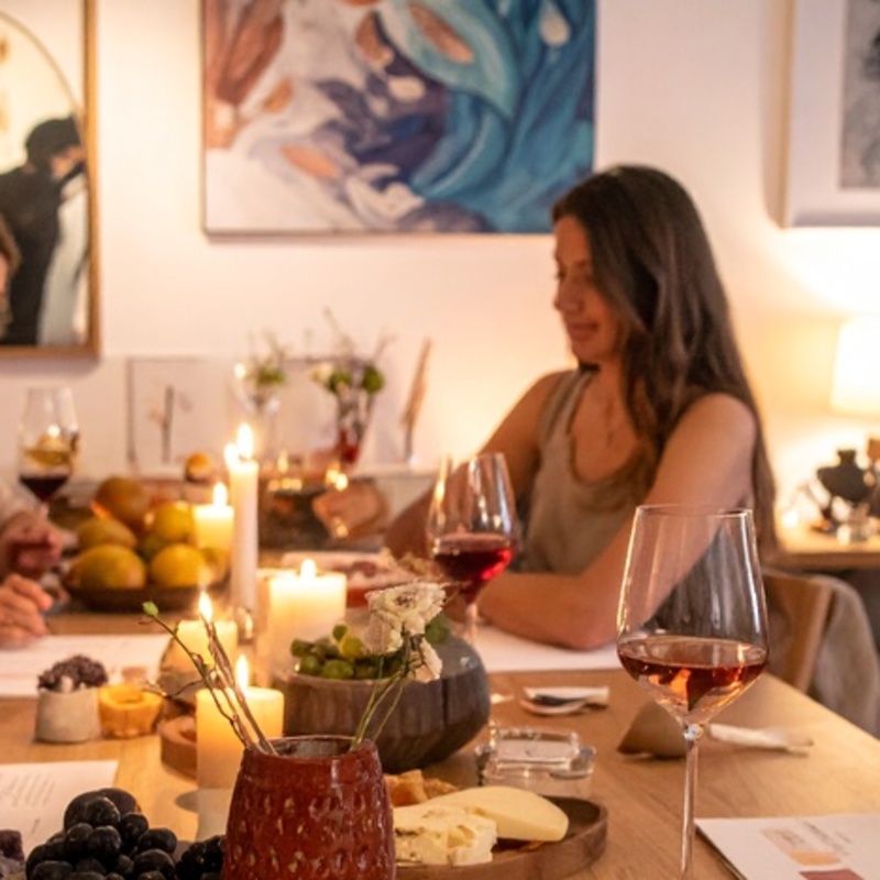 Experiencia sensorial: vino, arte y joyas con alma - Joyería Artesanal Experiencia sensorial: vino, arte y joyas con alma