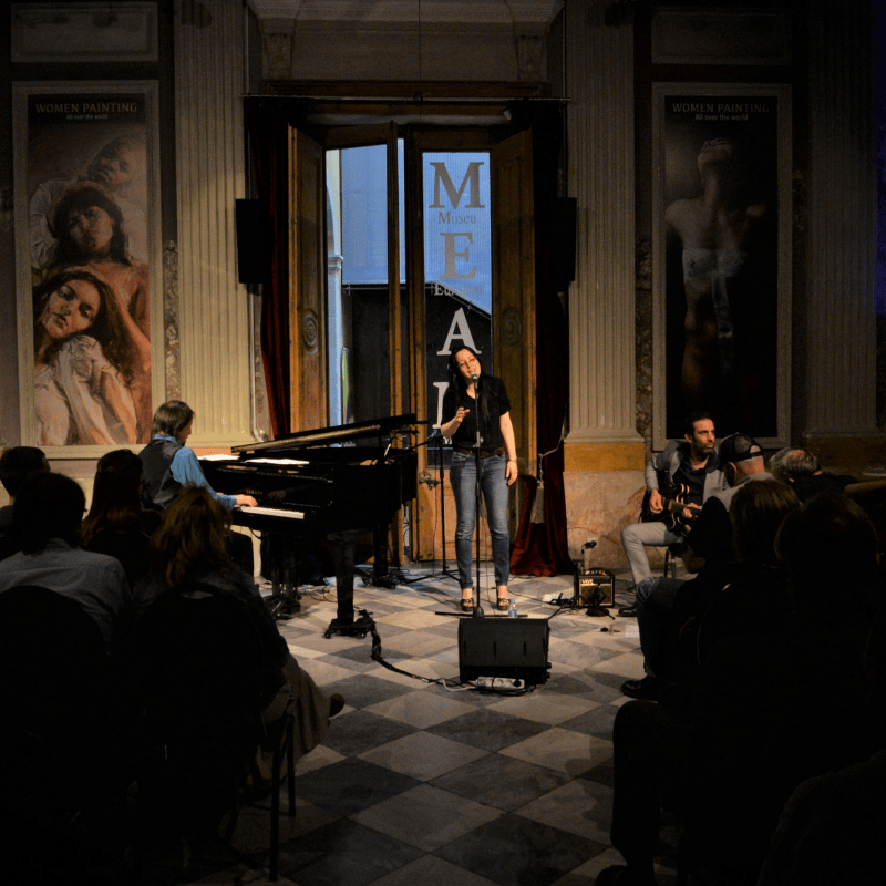 Friday's Blues y visita al MEAM, el Museo Europeo de Arte Moderno