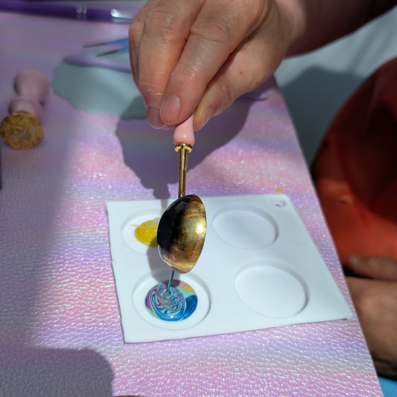 Ningún lugar donde llevarlo: Taller de sellos de cera