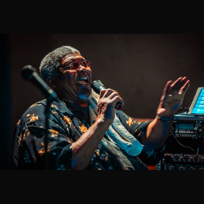 Fat Cat, he hates us all, yet, he’s back! - Concert Live