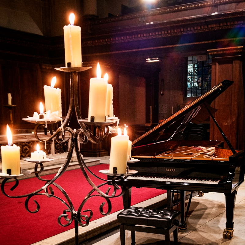 Rachmaninov 2nd Piano Concerto by Candlelight at LLandaff Cathedral