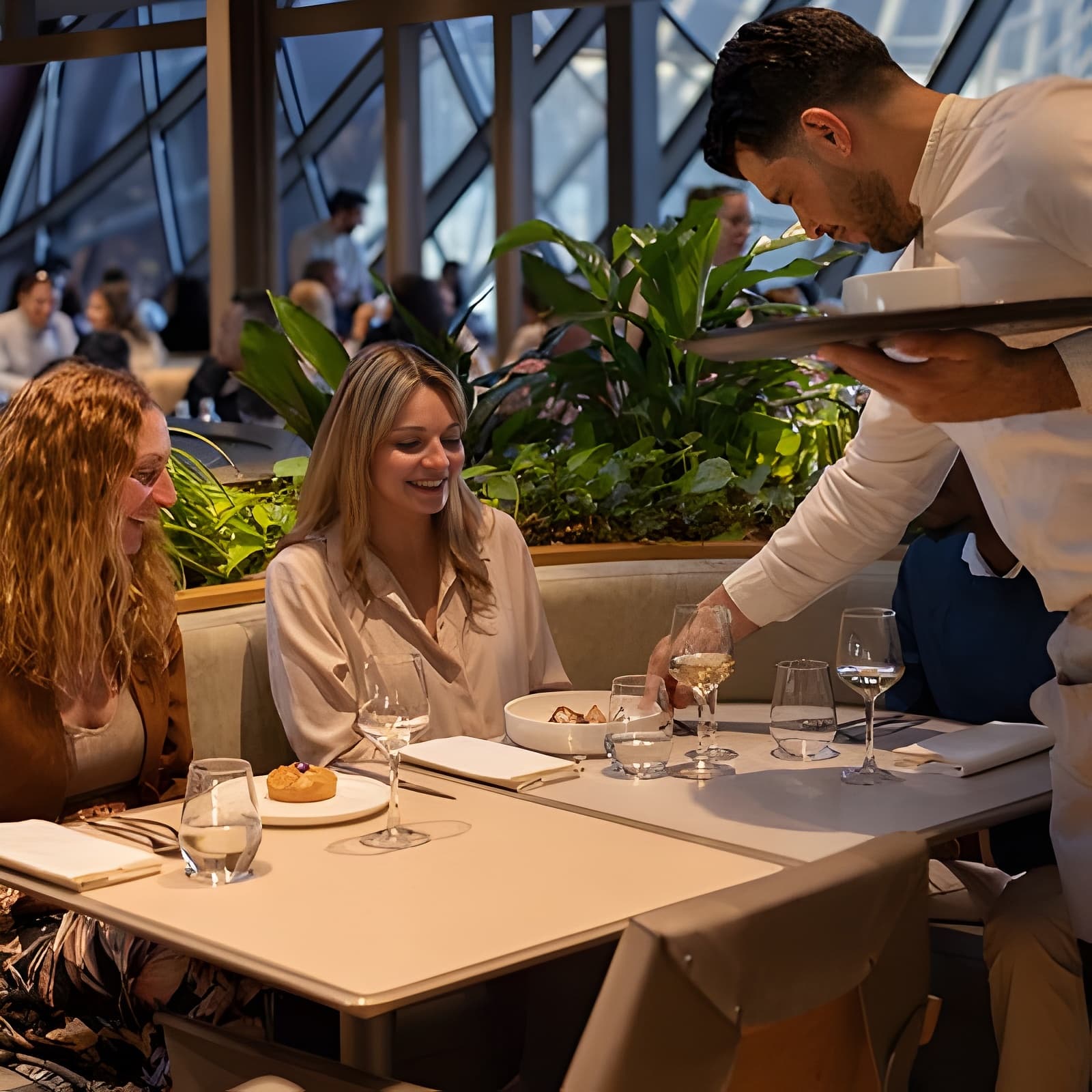 Cena nocturna en la Madame Brasserie de la Torre Eiffel de París