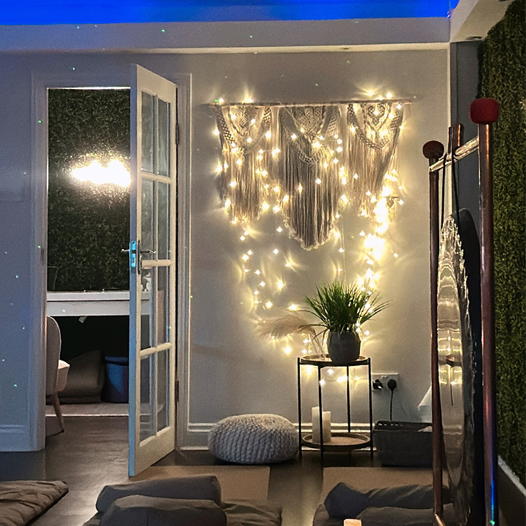 Festive Indulgent Angelic Candlelit & Aromatherapy Infused Sound Bath & Reiki Meditation