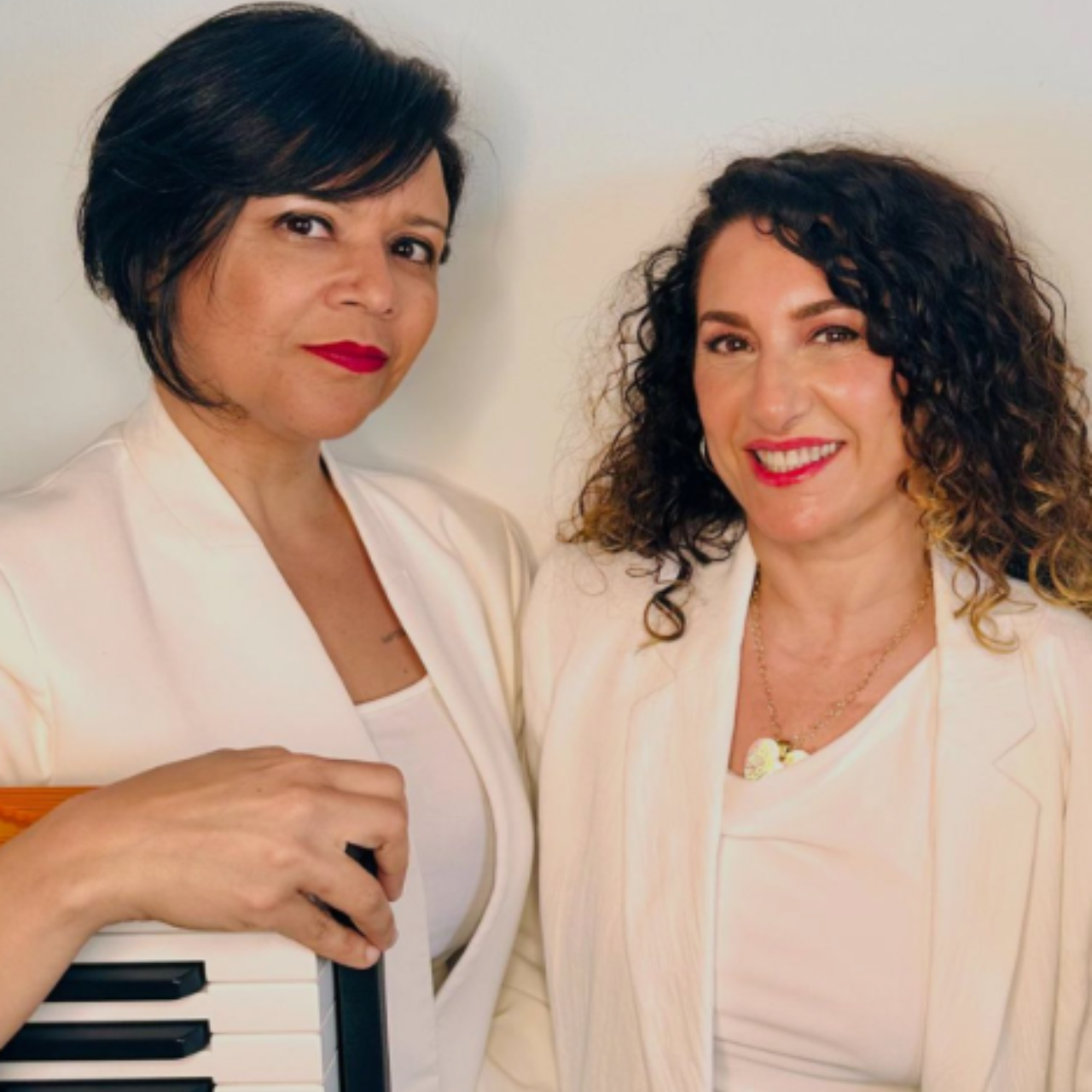 Sandra Ortega Ft Kadija Teles