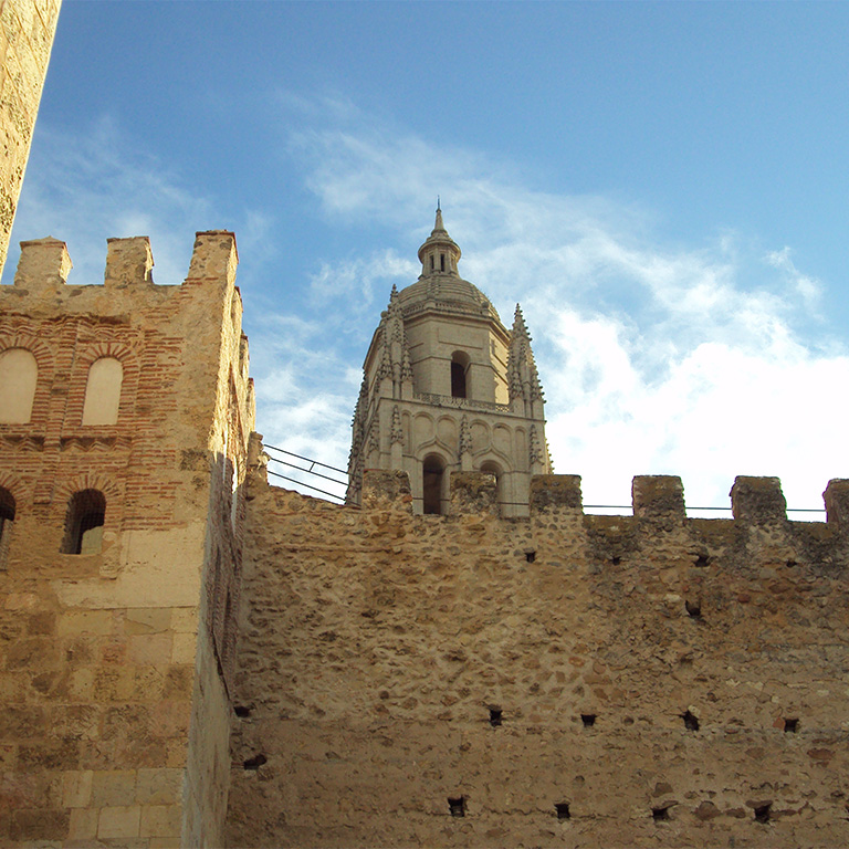 Paseo Arqueológico por las Murallas de Segovia