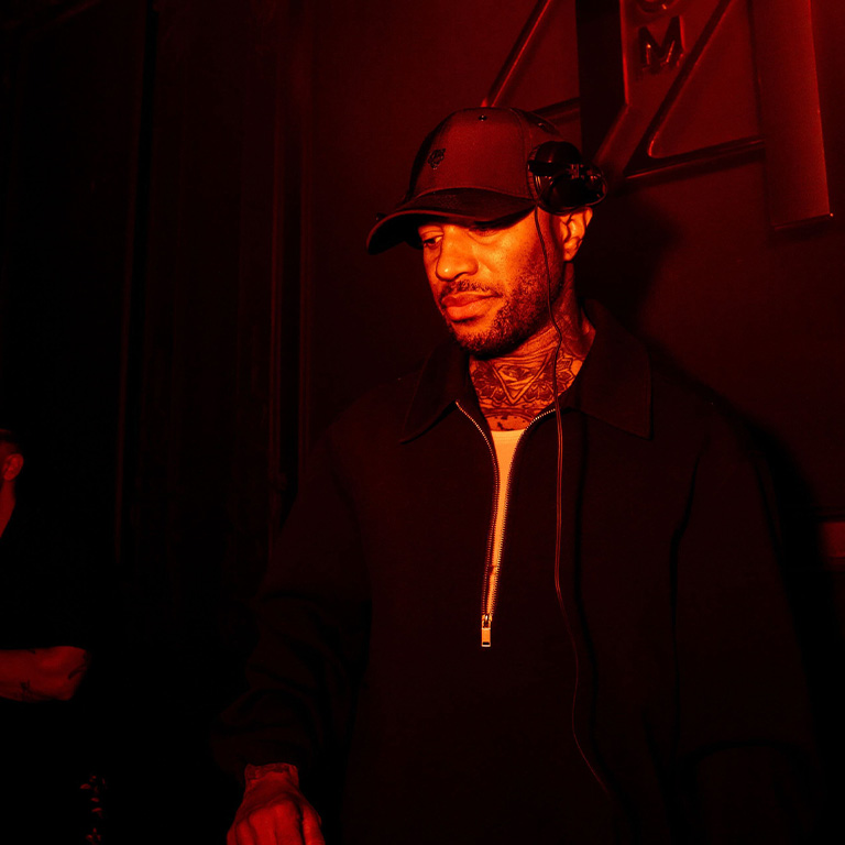 Pretty Girls LOVE Trap