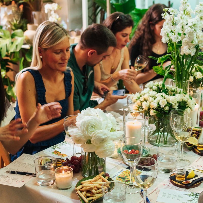 Valentine's Day Among Wines and Books - La Botica de Las Letras