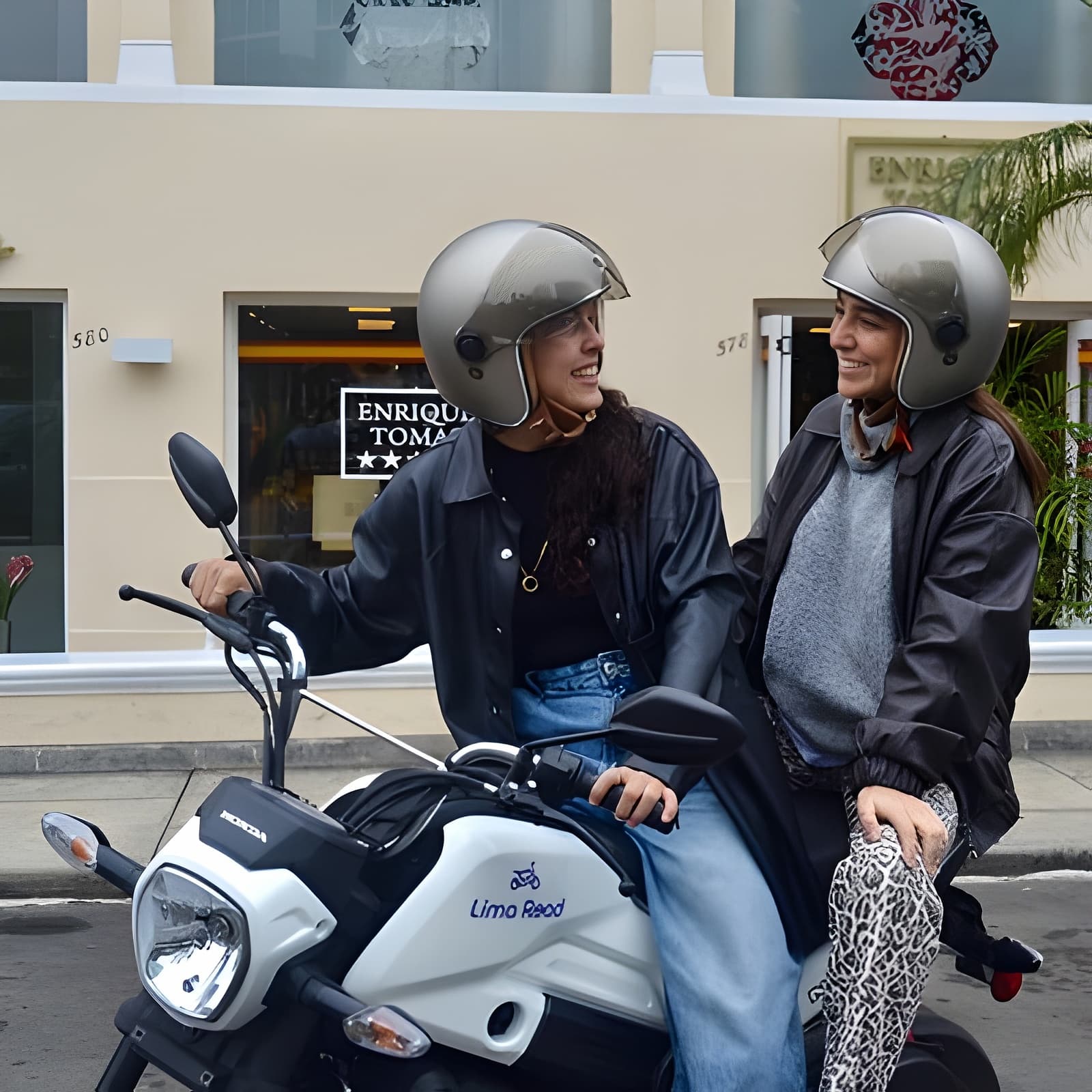 Alquiler de motos y scooters de día completo en Lima