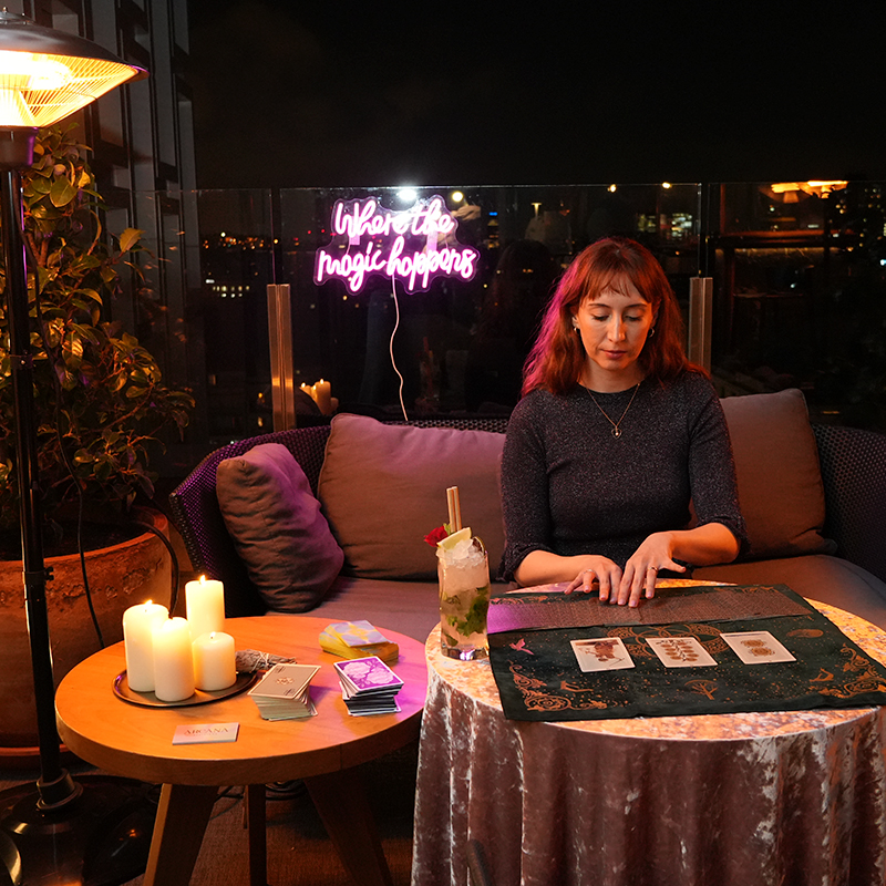 Tarot & Cocktails en Eleven Rooftop