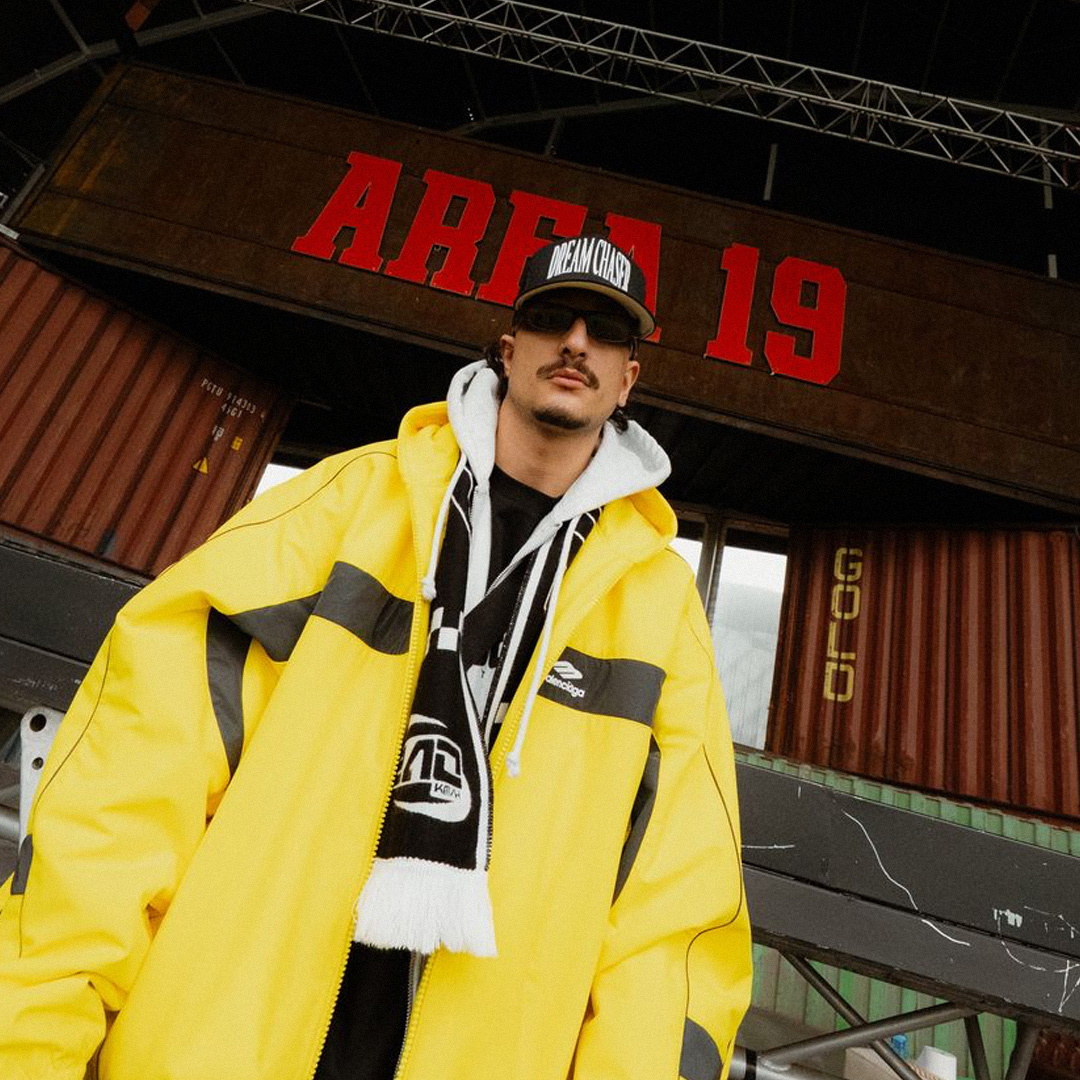 Adrián Mills all night long en FABRIK