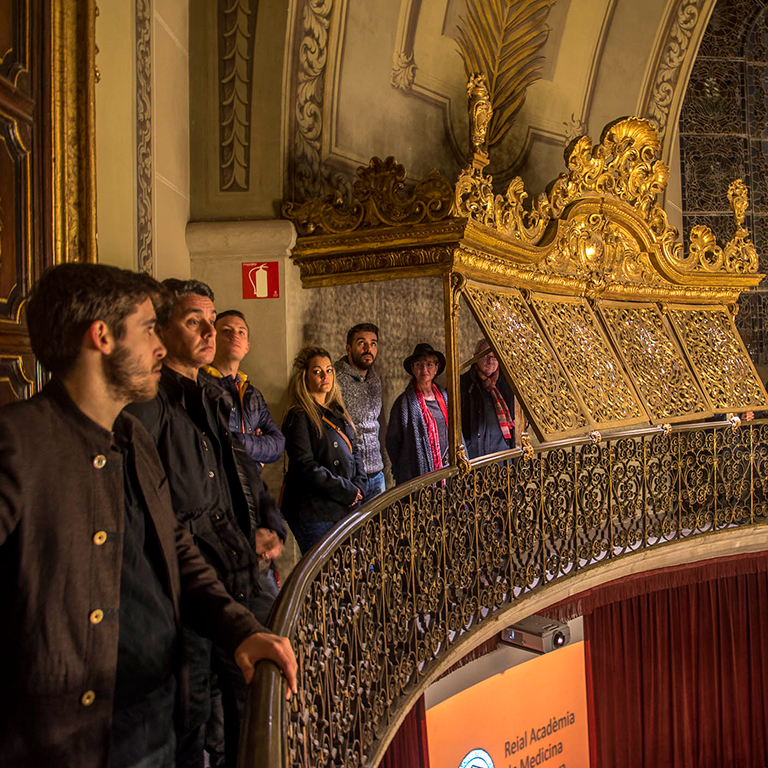 Visita Nocturna a la Real Academia de Medicina y espectáculo