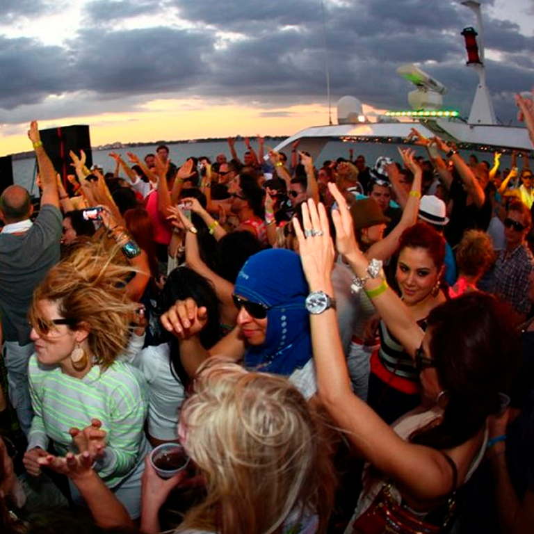 Dance the Wave NYC Booze Sunset Yacht