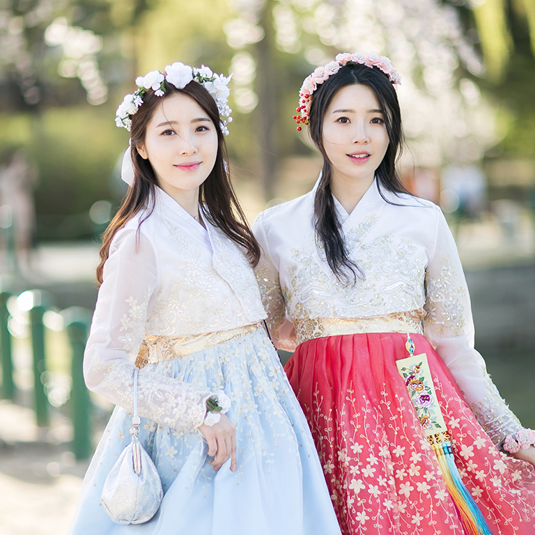 Hanbok Rental and Photoshoot Experience by Hanbok That Day