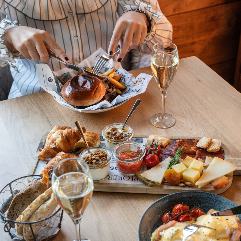 enjoy an exclusive brunch at El jardín de Diana, Hyatt Centric Gran Vía 5*!