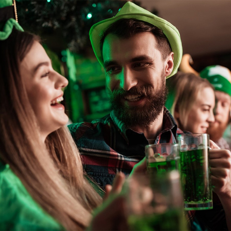 Fiesta de Murder Mystery del Día de San Patricio