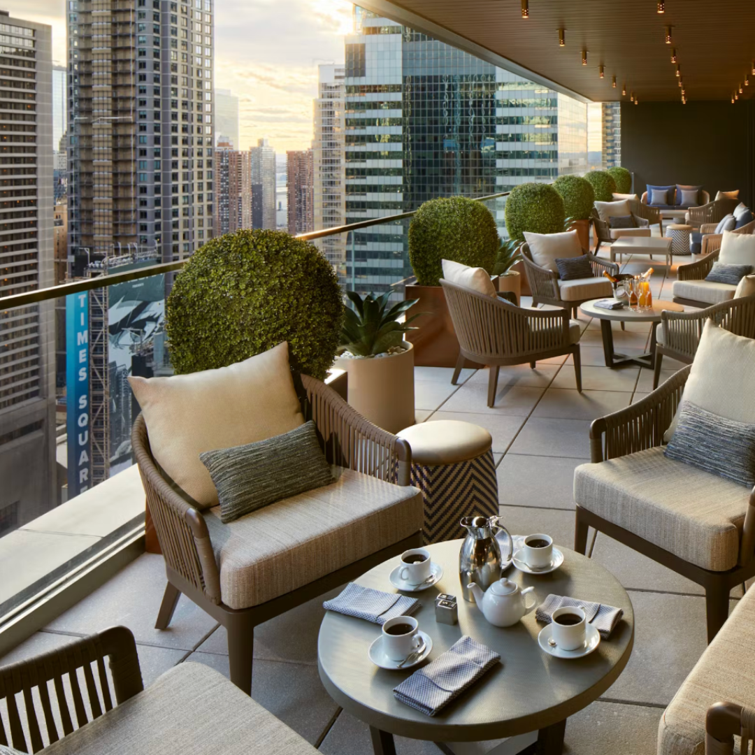 NYE 2026 @ Hard Rock Hotel NY - ¡Lujosa azotea, club nocturno y lounge en Times Square!