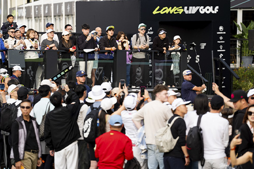 Right up to the ropes