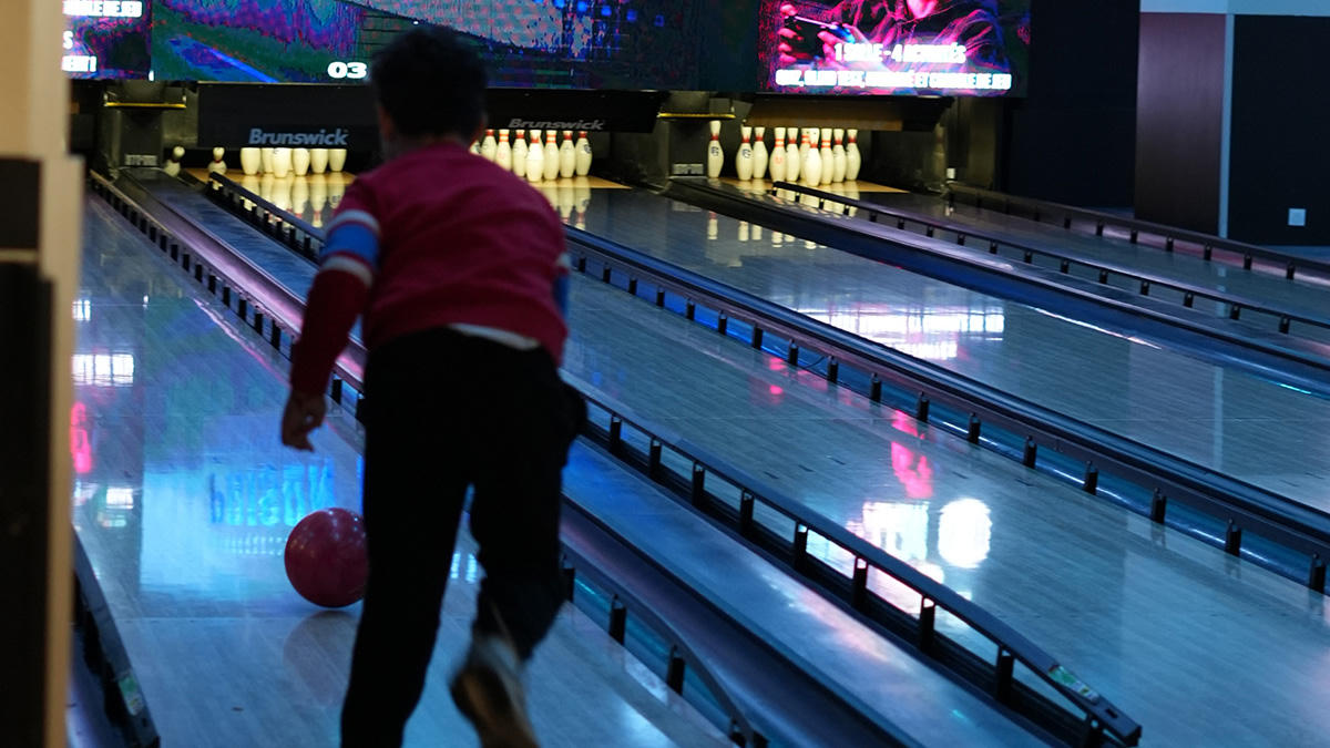 Bowling (1h) + Brick Room (1h)