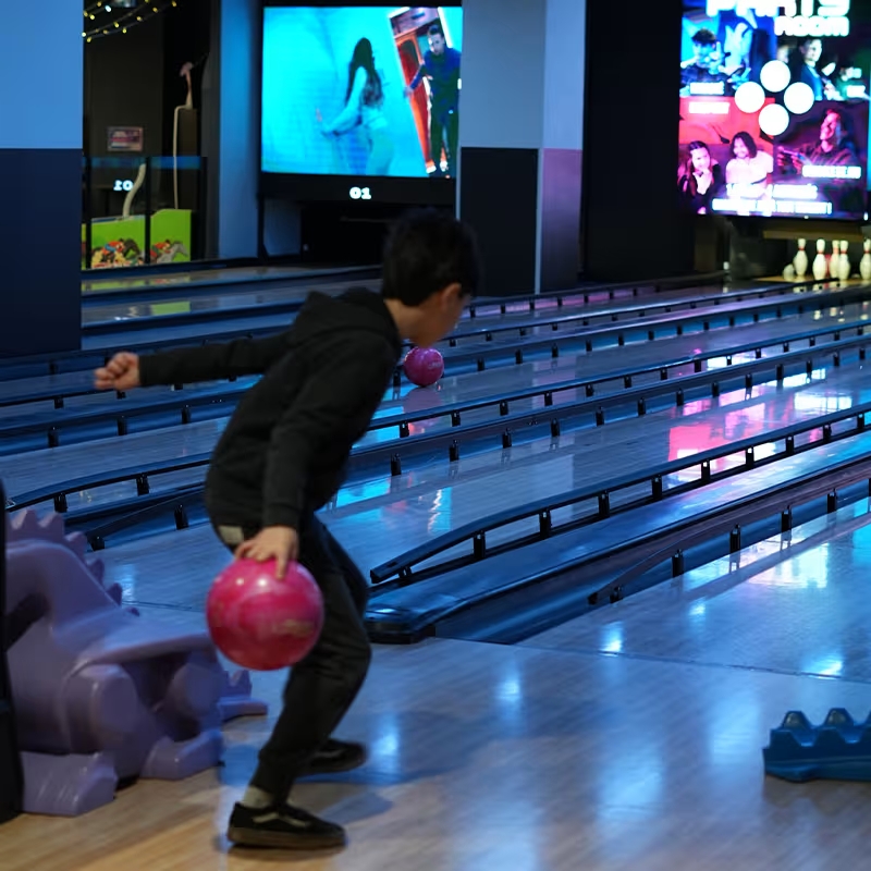 Bowling (1h) + Prison Island (1h)